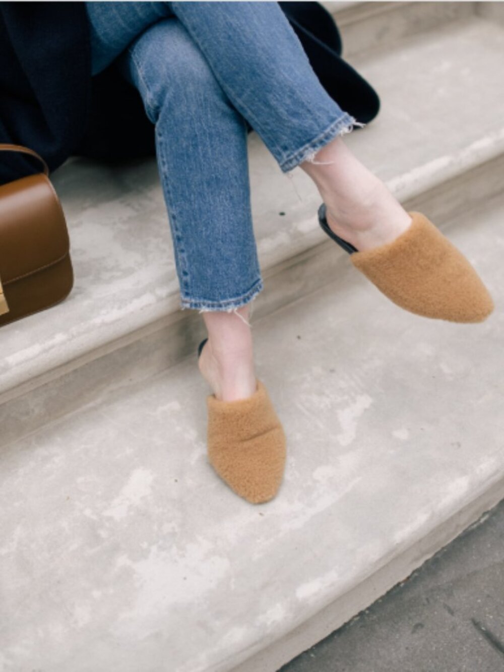 Jenni Kayne Shearling Mules Fur Almond-Toe Slip-Ons Flats Tan Sz EU 37 (US 7)